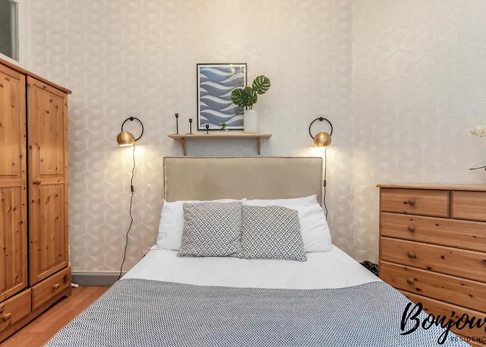 Central, Cozy 2Br-1Ba In Haymarket By Bonjour Residences Edinburgh